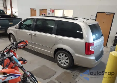 2014 Chrysler Town & Country Touring z USA, uszkodzony, nr VIN 2C4RC1BG5ER125684